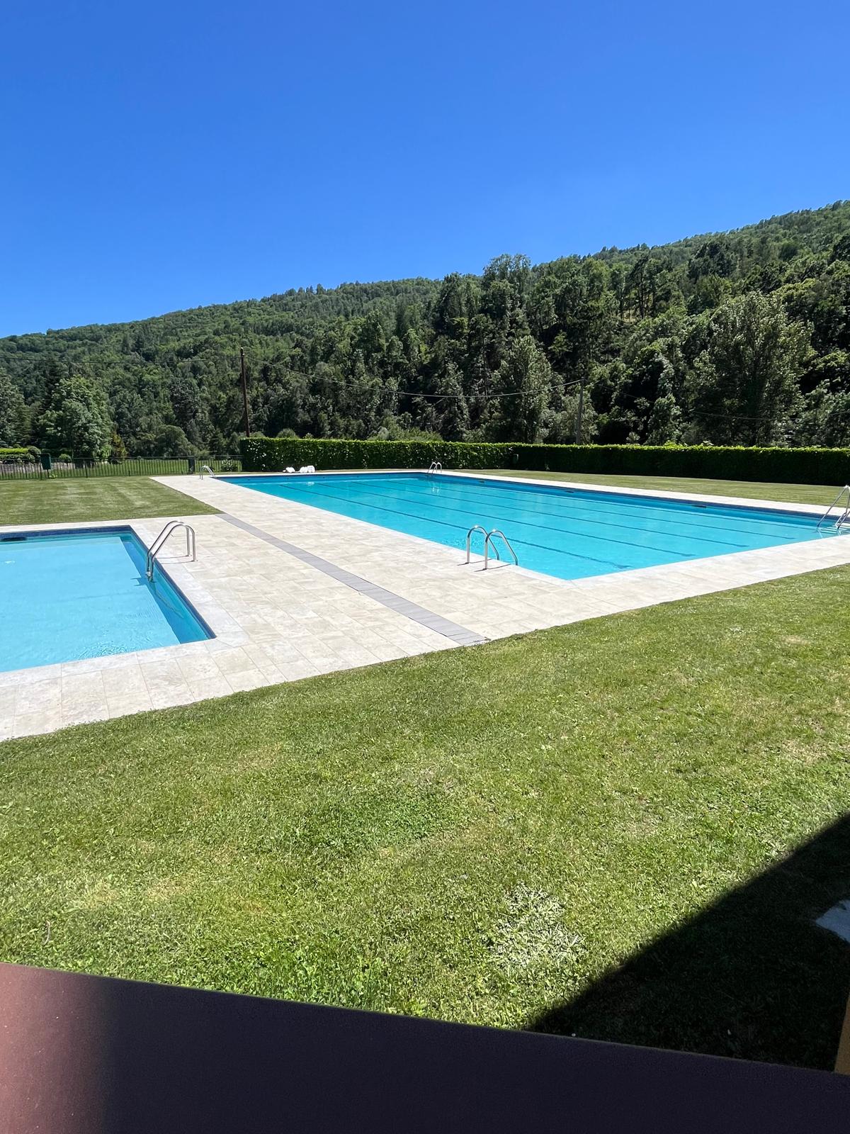 Piscina i zona de descans